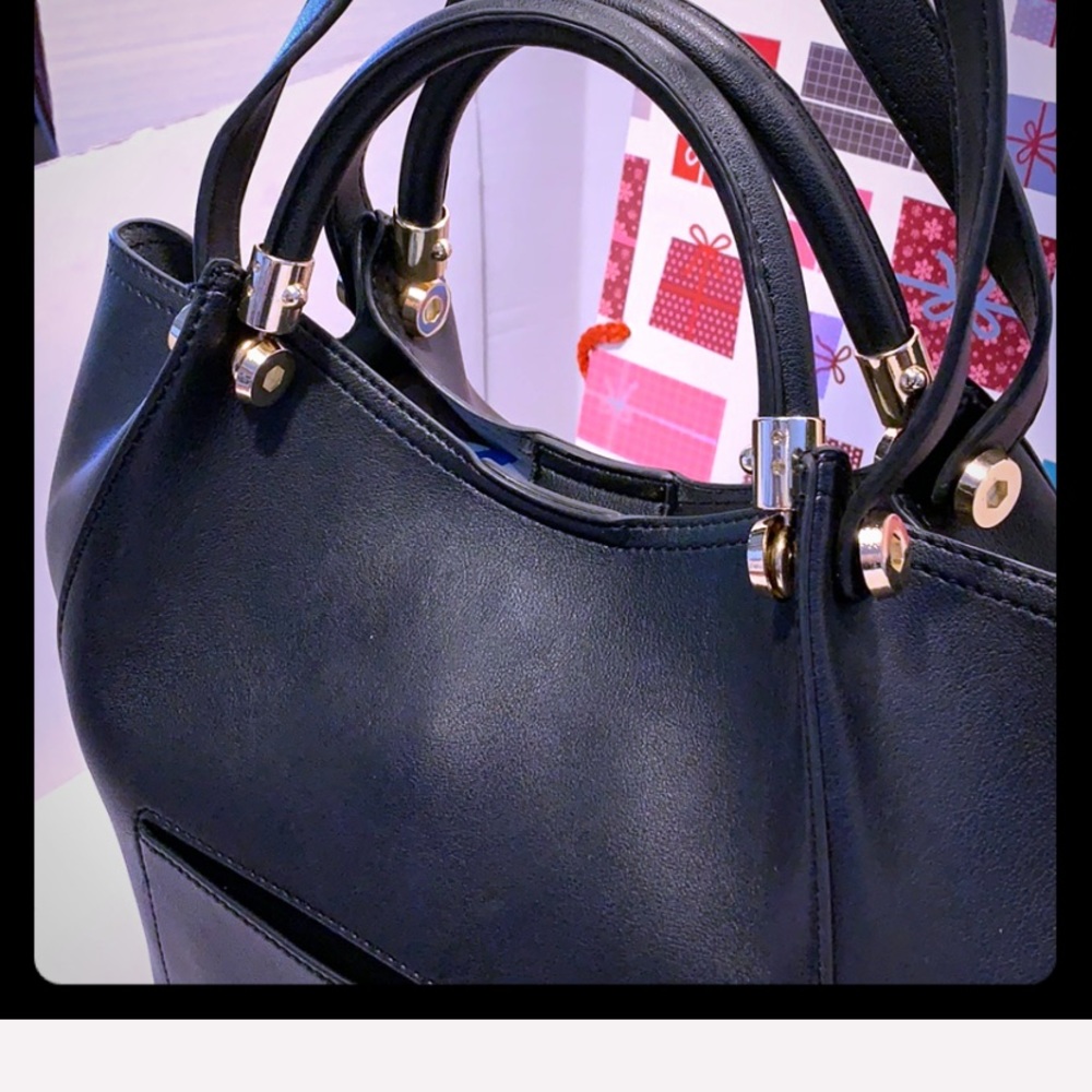 GentlyUsed MARC NEW YORK Leather Shoulder Bag - Picture 6 of 8